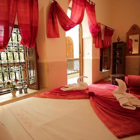 Riad White Flowers Marrakesh Exterior photo