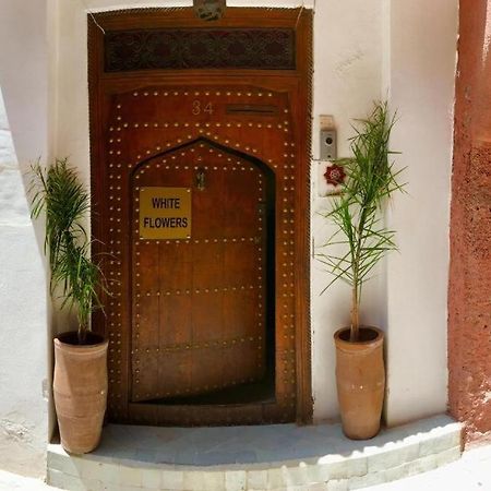 Riad White Flowers Marrakesh Exterior photo