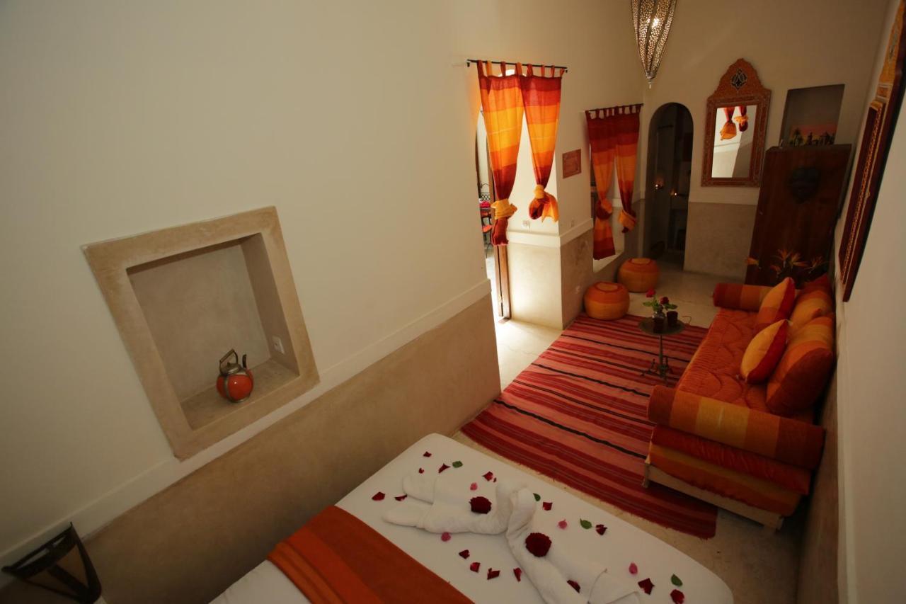 Riad White Flowers Marrakesh Exterior photo