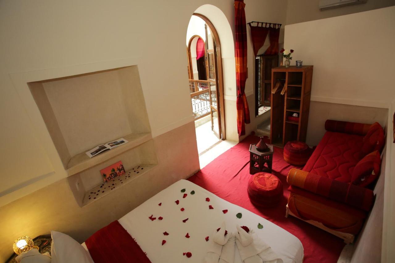 Riad White Flowers Marrakesh Exterior photo
