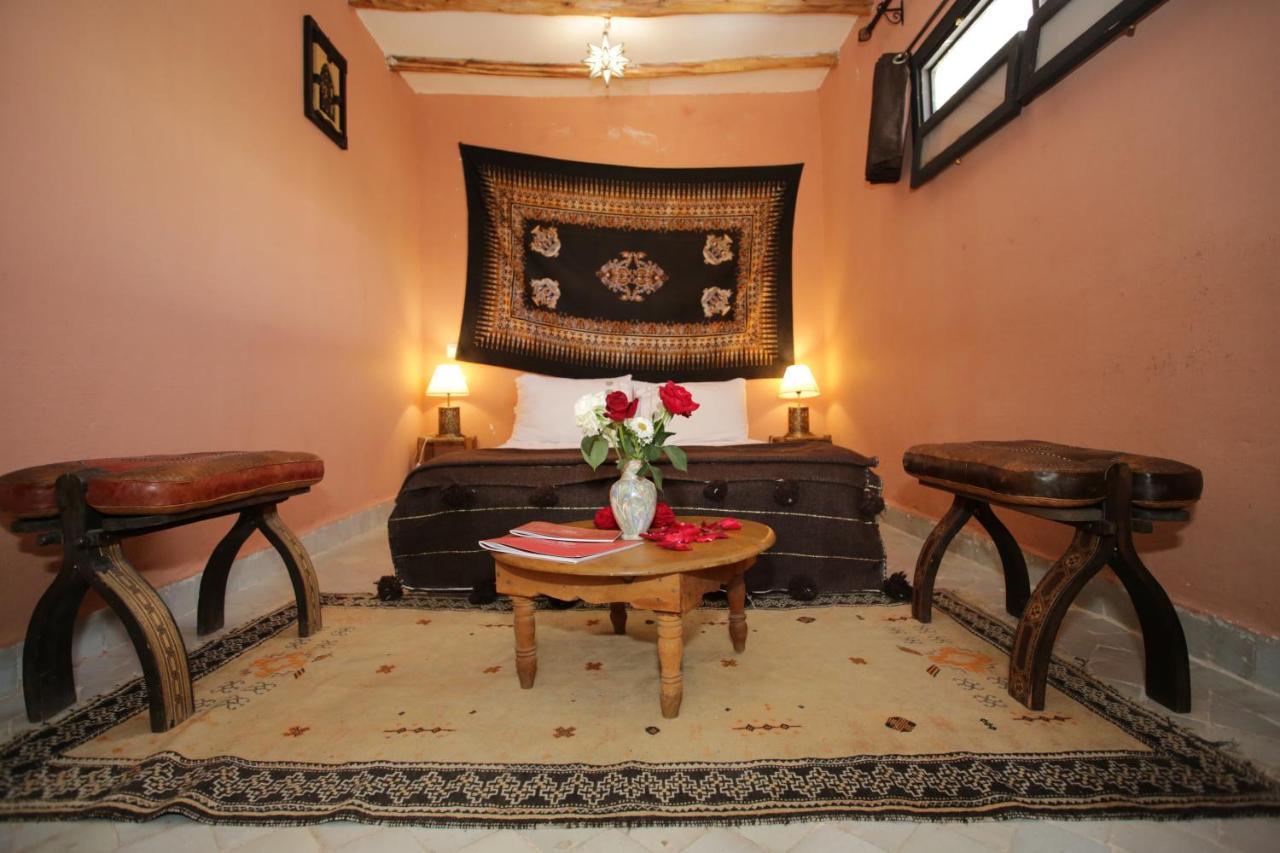 Riad White Flowers Marrakesh Exterior photo