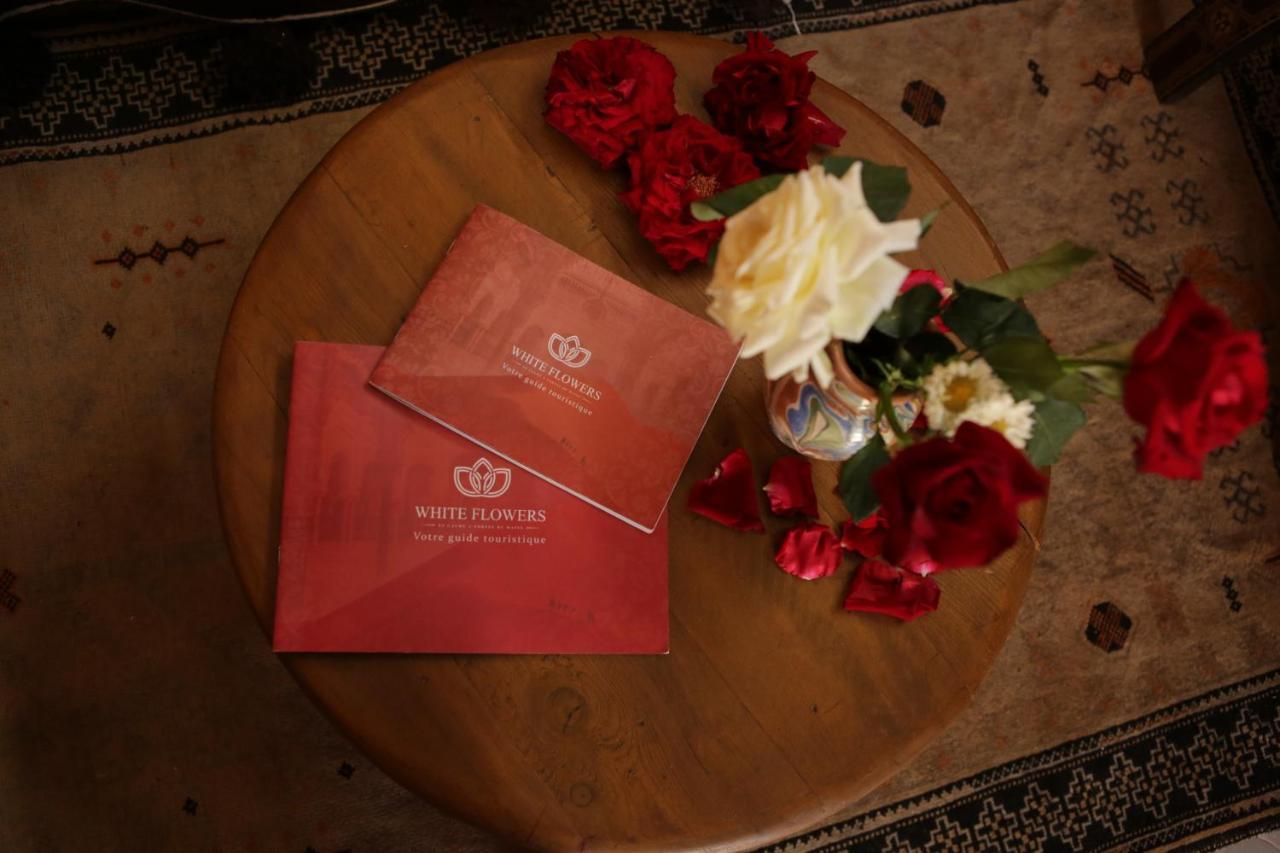 Riad White Flowers Marrakesh Exterior photo