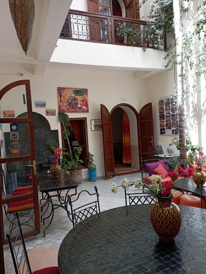 Riad White Flowers Marrakesh Exterior photo