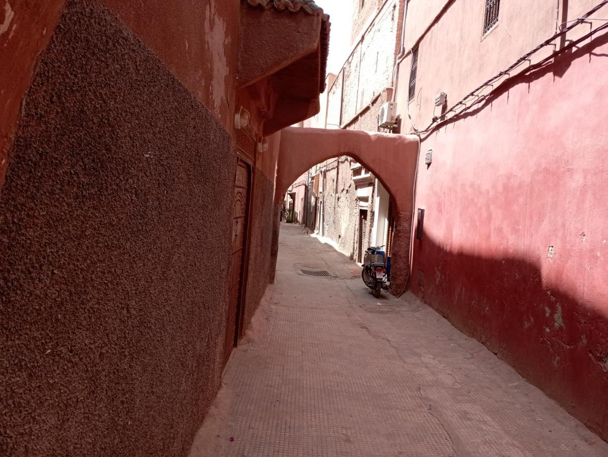 Riad White Flowers Marrakesh Exterior photo