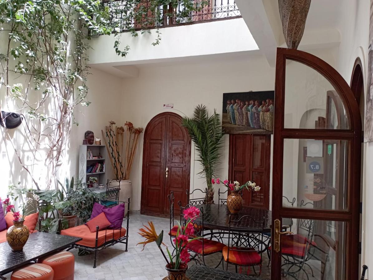 Riad White Flowers Marrakesh Exterior photo