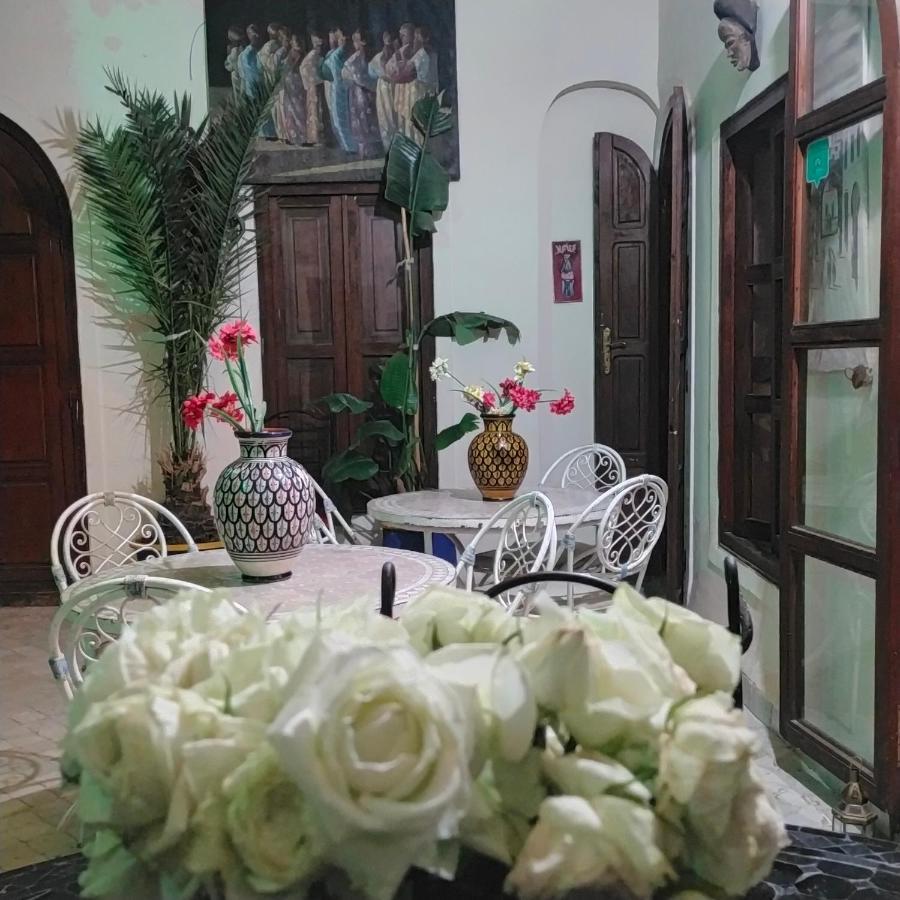 Riad White Flowers Marrakesh Exterior photo