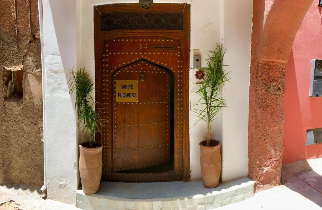 Riad White Flowers Marrakesh Exterior photo